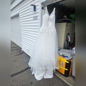 #226 Wedding dress size 10